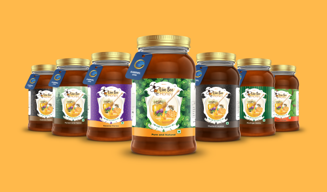 Unprocessed honey from farm with customized packaging at best competitive price